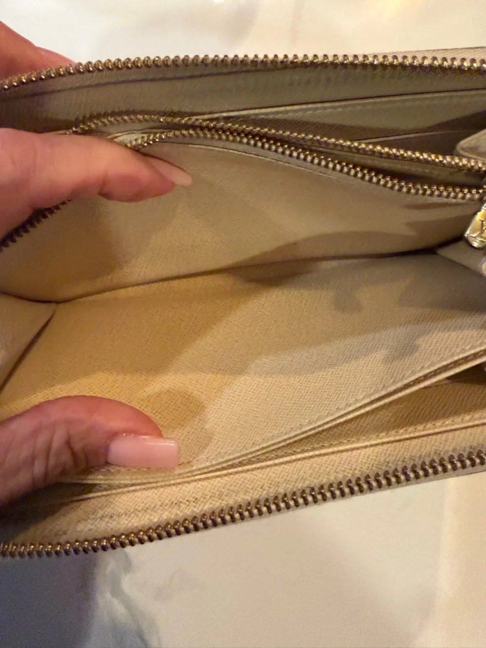 Louis Vuitton Damier Azur Zip-Around Wallet in White and Gray - Picture 12 of 12